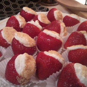 Summer Sweet Cheesecake Stuffed Strawberries